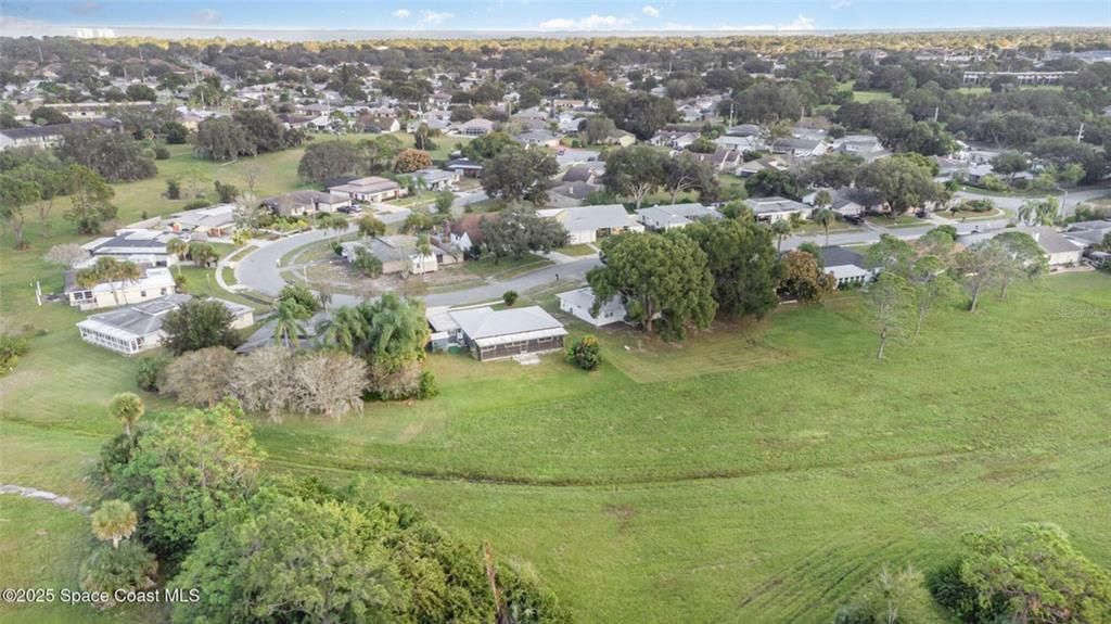 Active With Contract: $245,000 (2 beds, 2 baths, 1388 Square Feet)