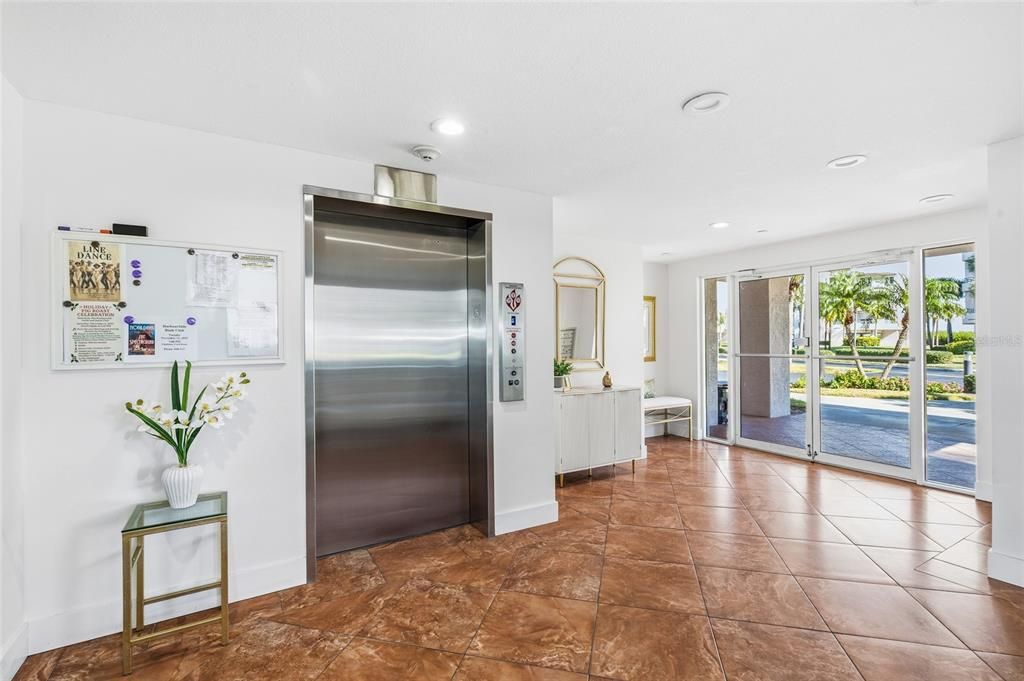 合同活跃: $575,000 (3 贝兹, 2 浴室, 1265 平方英尺)