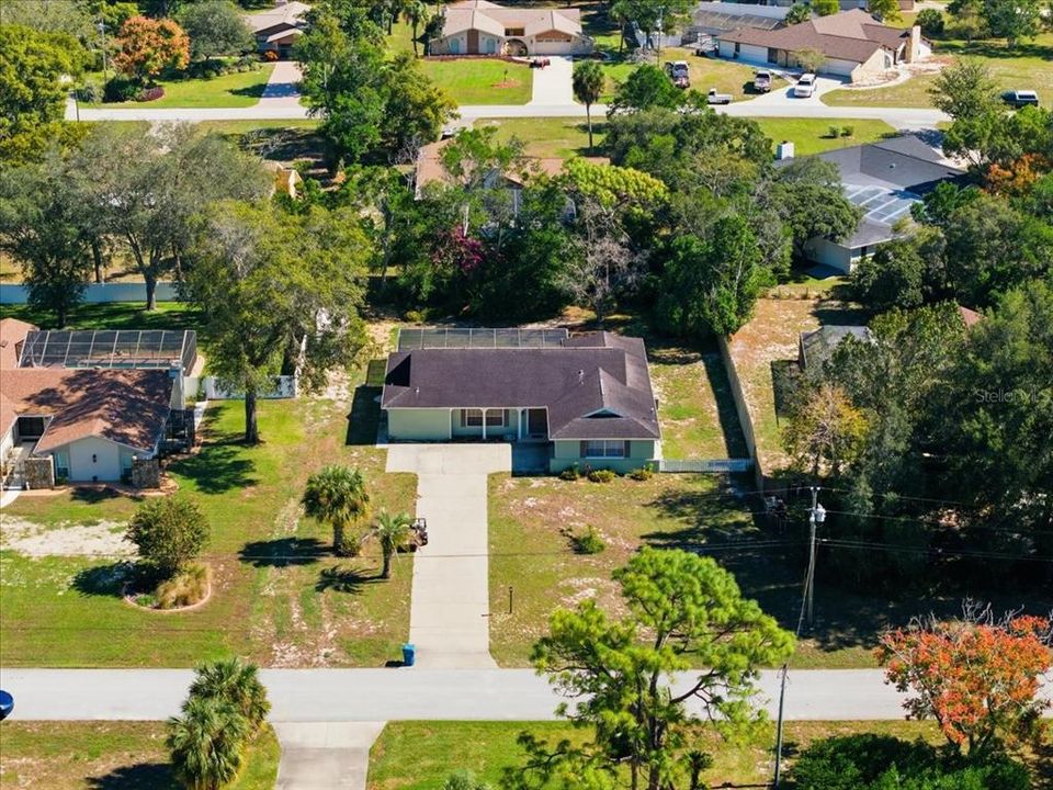 Activo con contrato: $335,000 (4 camas, 2 baños, 2128 Pies cuadrados)