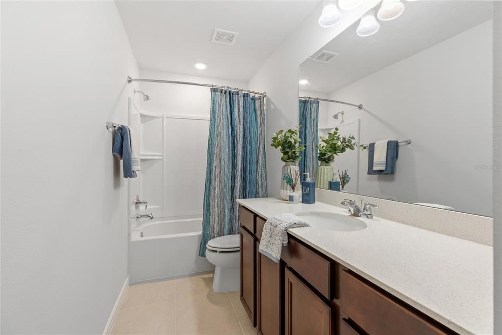 待售: $425,000 (5 贝兹, 3 浴室, 2885 平方英尺)