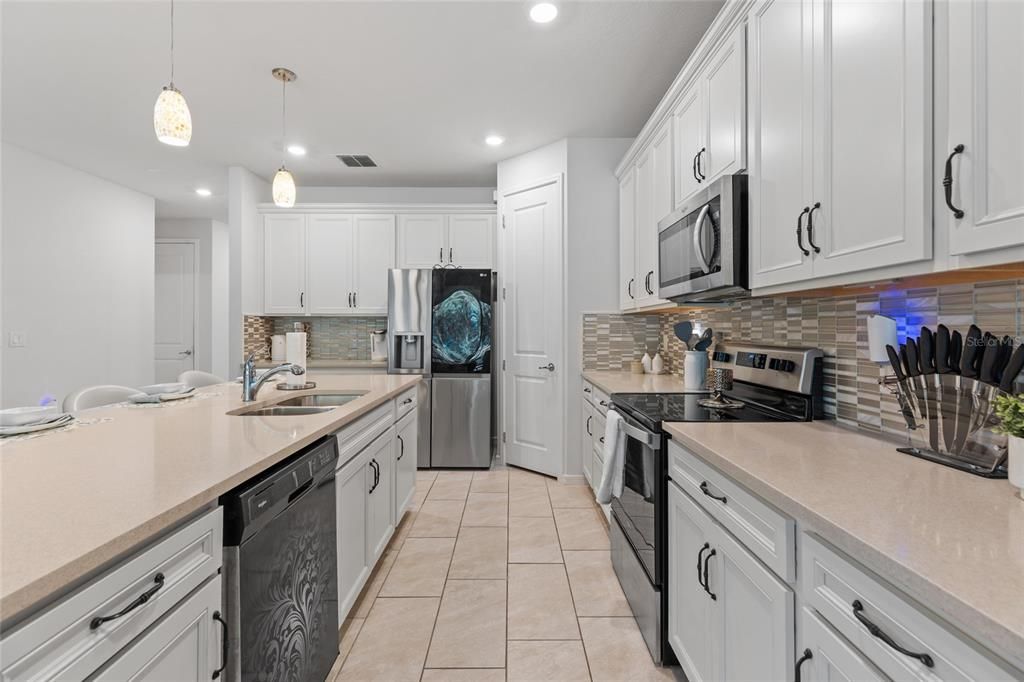 待售: $425,000 (5 贝兹, 3 浴室, 2885 平方英尺)