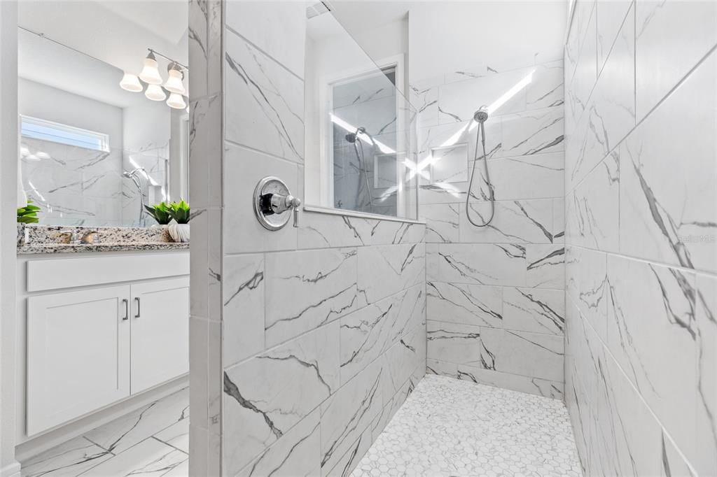 待售: $425,000 (5 贝兹, 3 浴室, 2885 平方英尺)