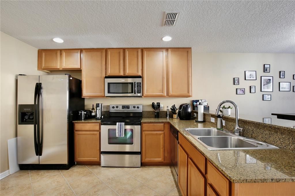 待售: $315,000 (2 贝兹, 2 浴室, 1344 平方英尺)