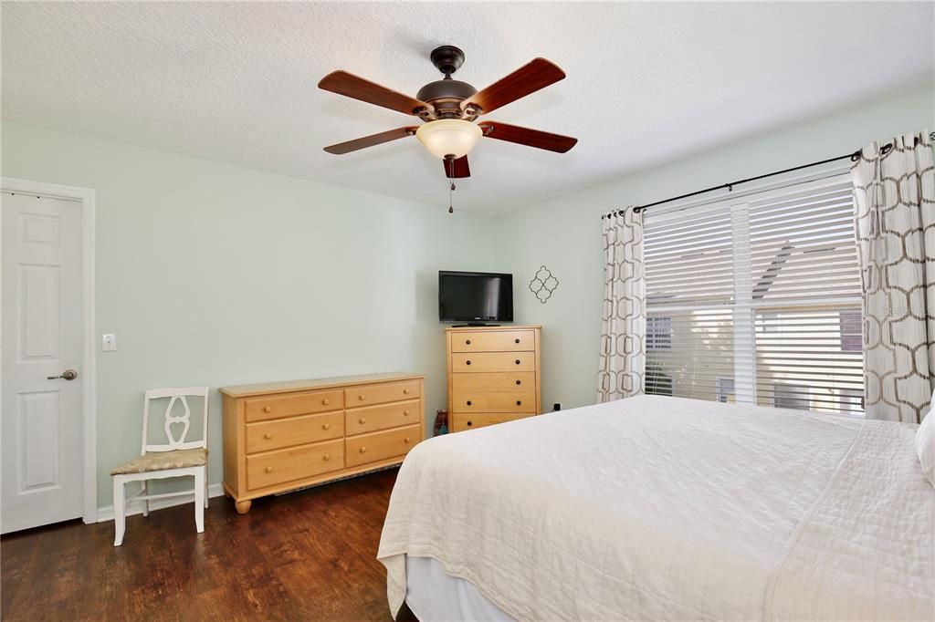 待售: $315,000 (2 贝兹, 2 浴室, 1344 平方英尺)