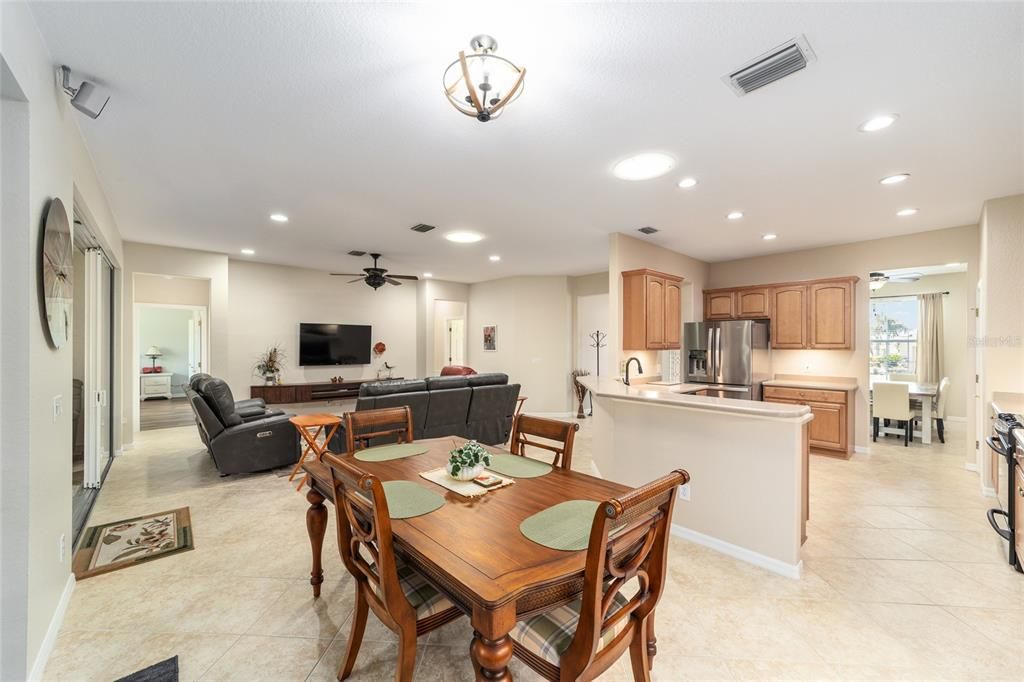 Active With Contract: $409,999 (3 beds, 2 baths, 1958 Square Feet)