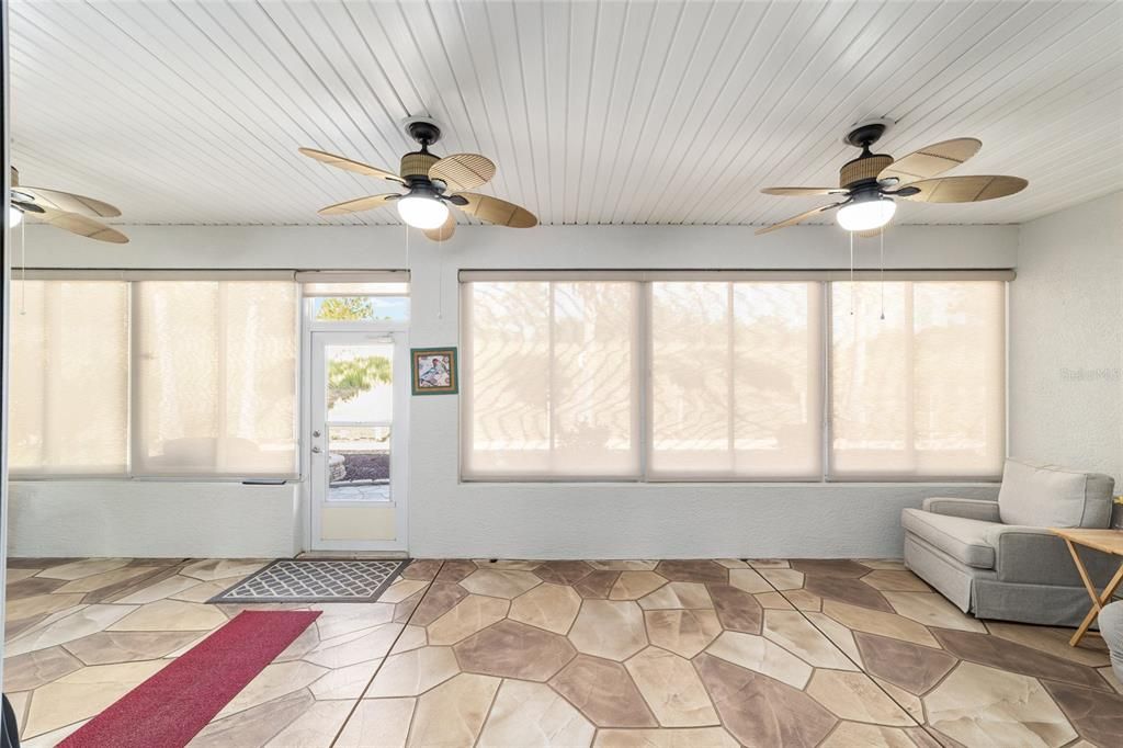 Active With Contract: $409,999 (3 beds, 2 baths, 1958 Square Feet)