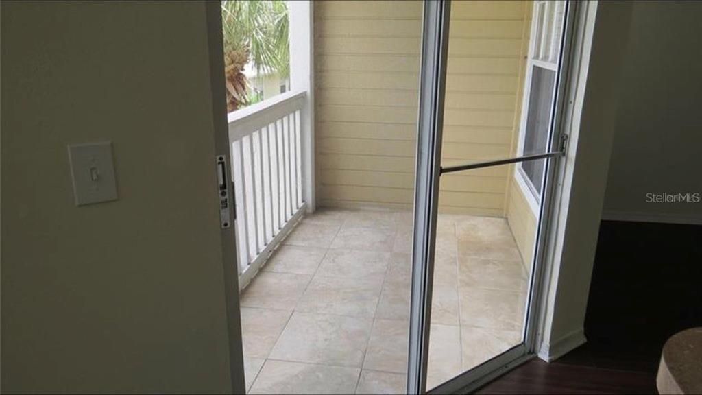 For Sale: $119,495 (1 beds, 1 baths, 673 Square Feet)