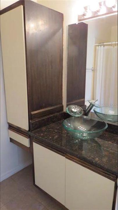 For Sale: $119,495 (1 beds, 1 baths, 673 Square Feet)