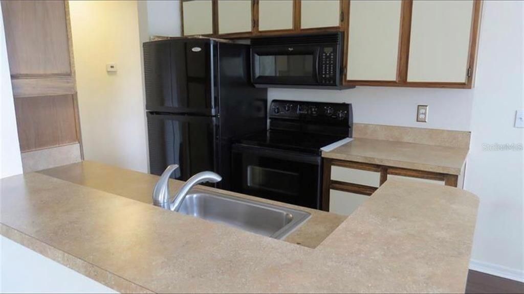 For Sale: $119,495 (1 beds, 1 baths, 673 Square Feet)