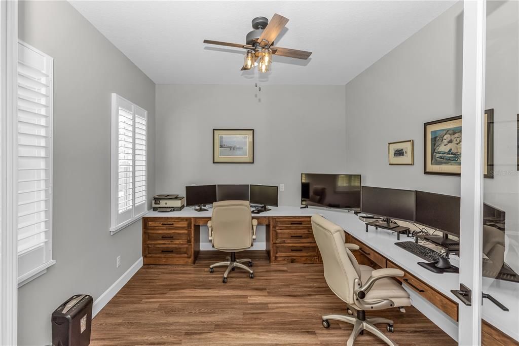 Под контрактом: $985,000 (4 спален, 4 ванн, 2870 Квадратных фут)