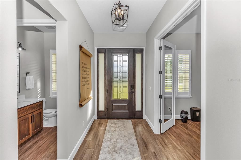 Под контрактом: $985,000 (4 спален, 4 ванн, 2870 Квадратных фут)