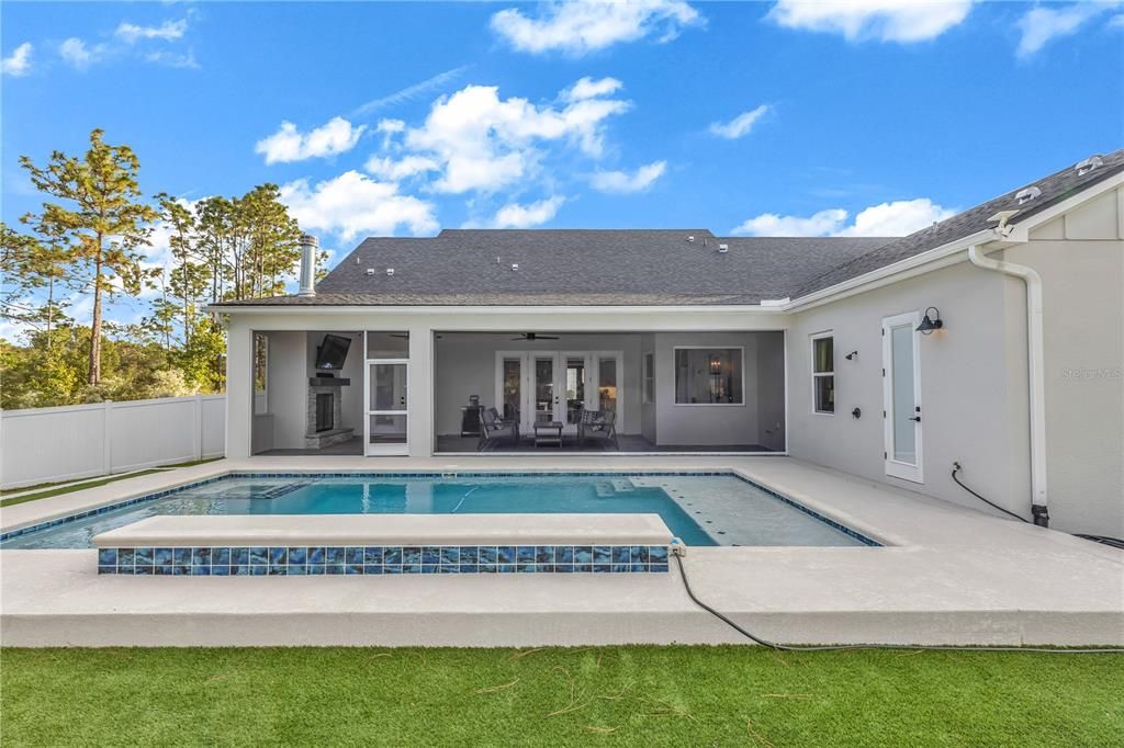 Под контрактом: $985,000 (4 спален, 4 ванн, 2870 Квадратных фут)