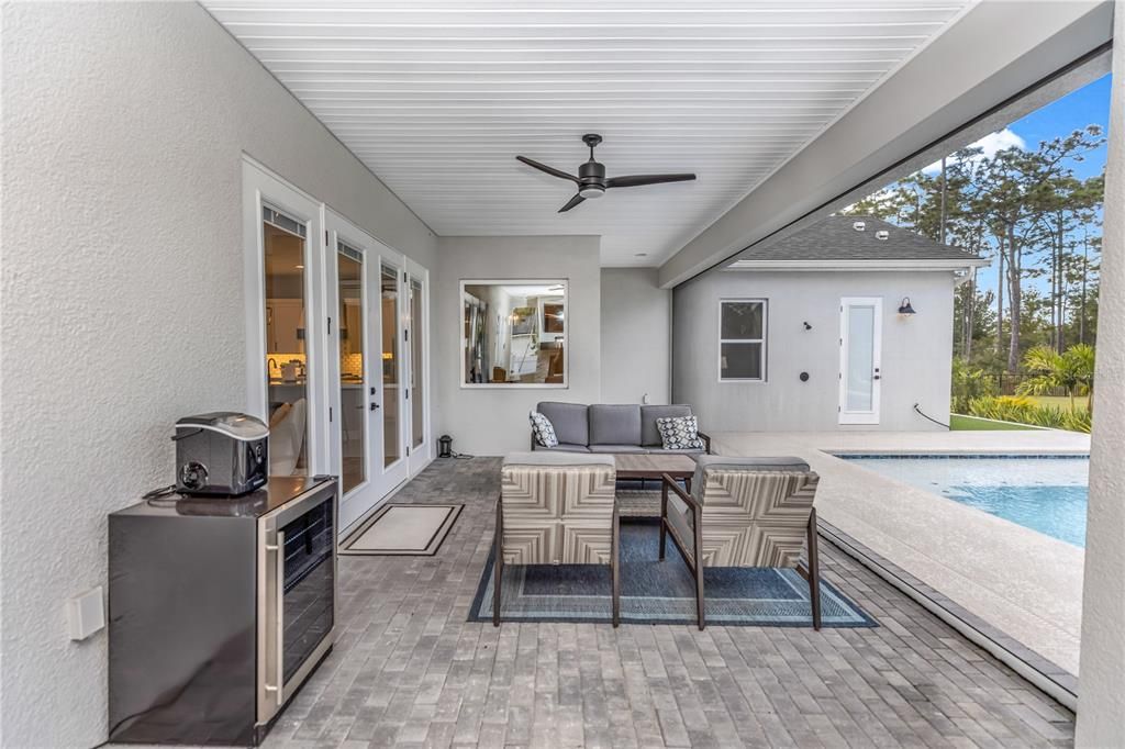 Под контрактом: $985,000 (4 спален, 4 ванн, 2870 Квадратных фут)