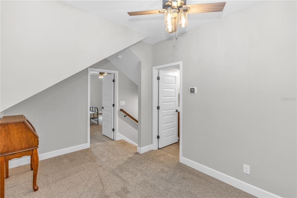 Под контрактом: $985,000 (4 спален, 4 ванн, 2870 Квадратных фут)