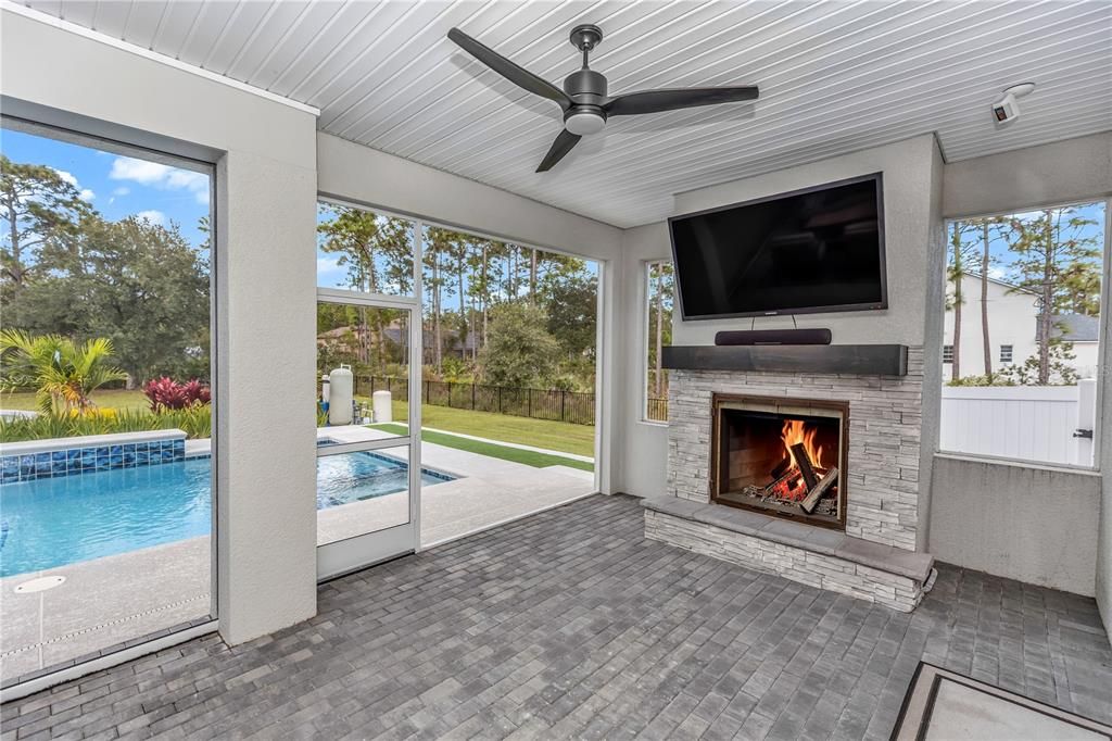 Под контрактом: $985,000 (4 спален, 4 ванн, 2870 Квадратных фут)