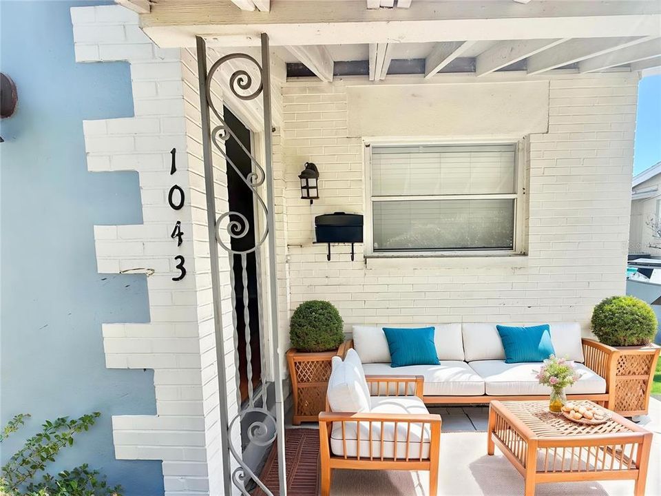 Active With Contract: $2,100 (3 beds, 2 baths, 1251 Square Feet)