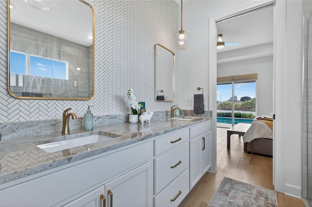 待售: $850,000 (4 贝兹, 2 浴室, 2850 平方英尺)