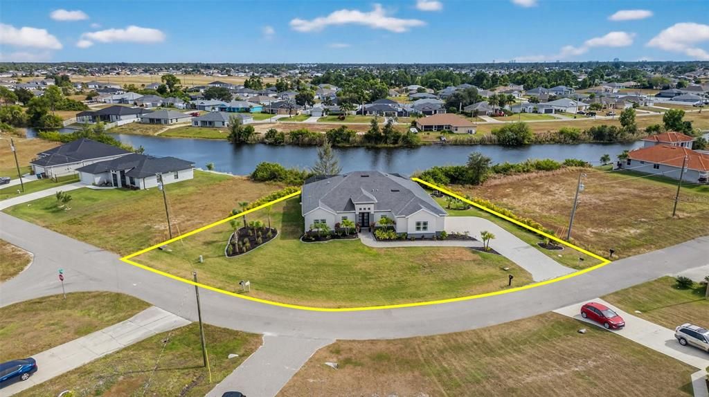 待售: $850,000 (4 贝兹, 2 浴室, 2850 平方英尺)