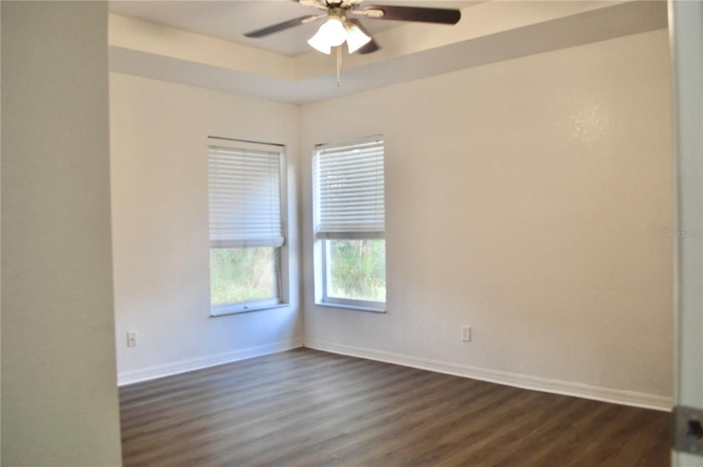 En Venta: $240,000 (3 camas, 2 baños, 1131 Pies cuadrados)