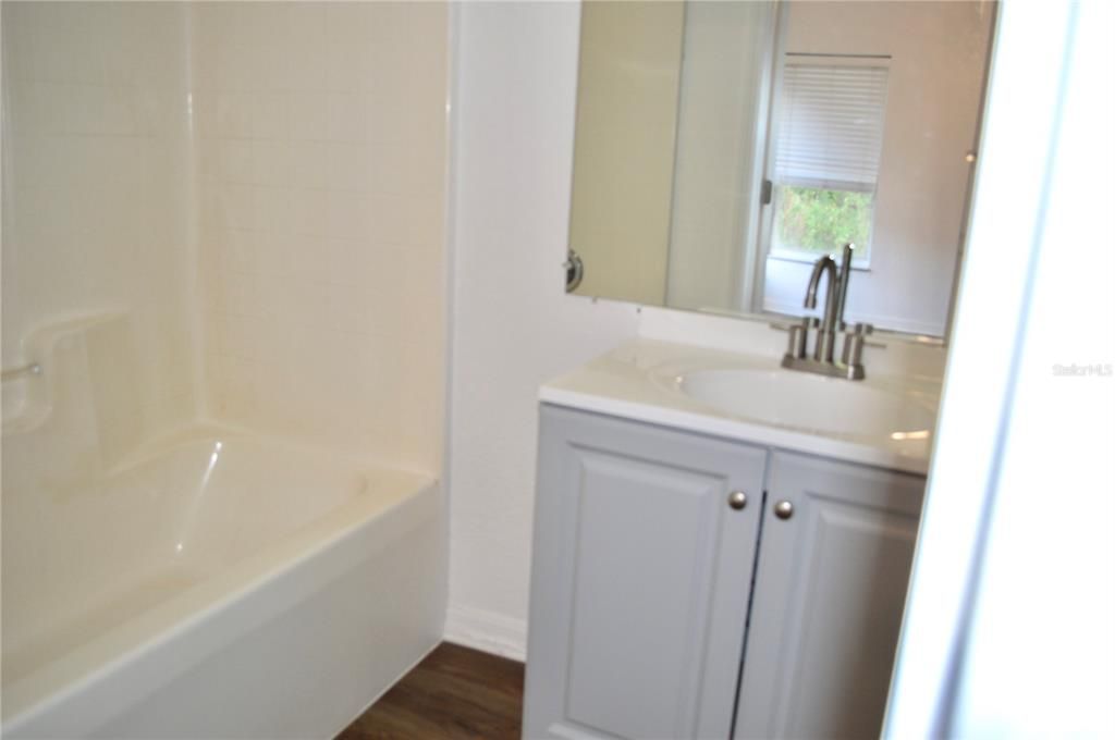 En Venta: $240,000 (3 camas, 2 baños, 1131 Pies cuadrados)