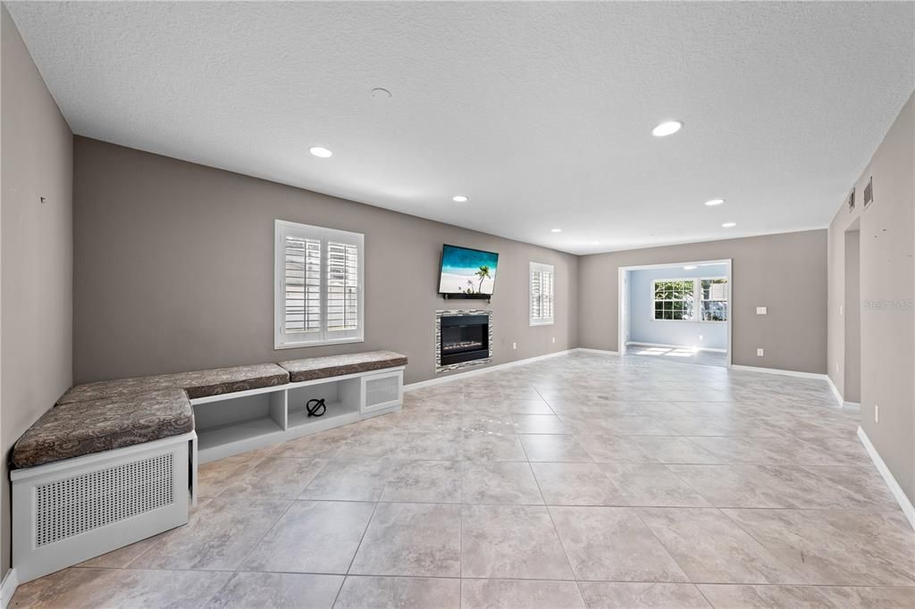 Active With Contract: $499,900 (4 beds, 3 baths, 2126 Square Feet)