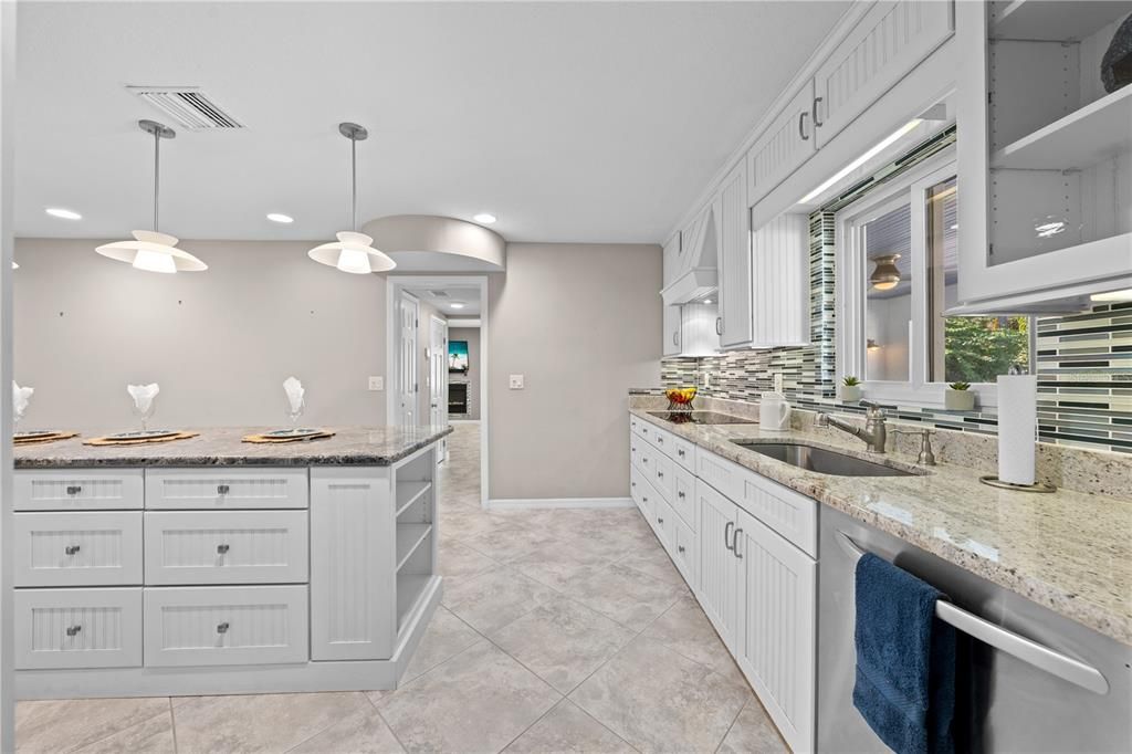 Active With Contract: $499,900 (4 beds, 3 baths, 2126 Square Feet)