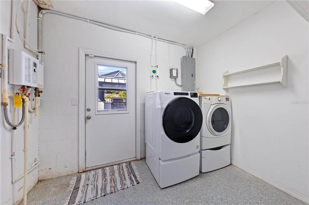 Active With Contract: $499,900 (4 beds, 3 baths, 2126 Square Feet)