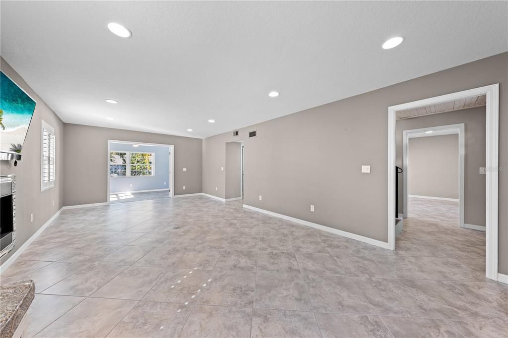 Active With Contract: $499,900 (4 beds, 3 baths, 2126 Square Feet)