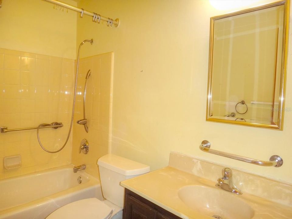 待售: $209,000 (3 贝兹, 1 浴室, 900 平方英尺)