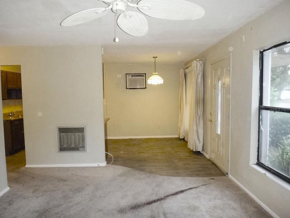 待售: $209,000 (3 贝兹, 1 浴室, 900 平方英尺)