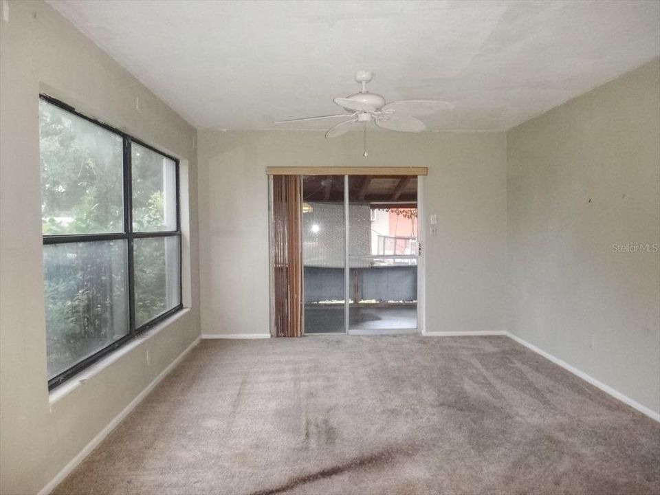 待售: $209,000 (3 贝兹, 1 浴室, 900 平方英尺)