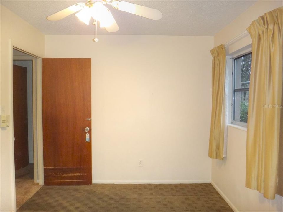 待售: $209,000 (3 贝兹, 1 浴室, 900 平方英尺)