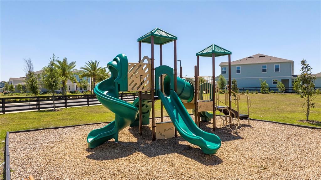 Active With Contract: $490,000 (3 beds, 2 baths, 1661 Square Feet)