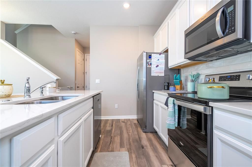 Active With Contract: $490,000 (3 beds, 2 baths, 1661 Square Feet)