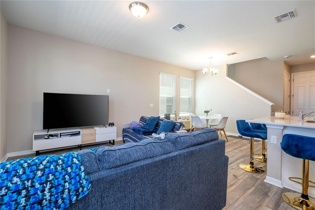 Active With Contract: $490,000 (3 beds, 2 baths, 1661 Square Feet)