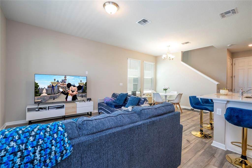 Active With Contract: $490,000 (3 beds, 2 baths, 1661 Square Feet)