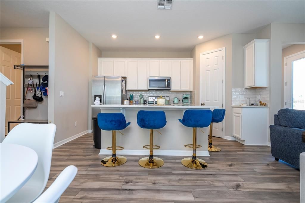 Active With Contract: $490,000 (3 beds, 2 baths, 1661 Square Feet)