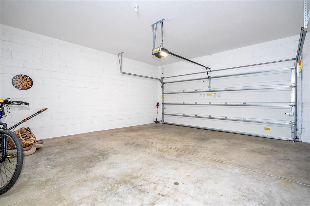 Active With Contract: $490,000 (3 beds, 2 baths, 1661 Square Feet)