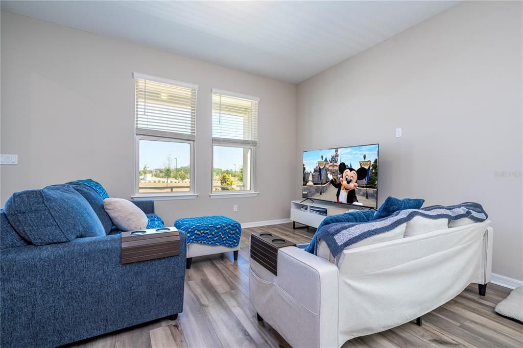 Active With Contract: $490,000 (3 beds, 2 baths, 1661 Square Feet)