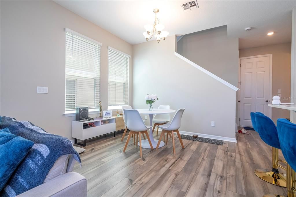 Active With Contract: $490,000 (3 beds, 2 baths, 1661 Square Feet)