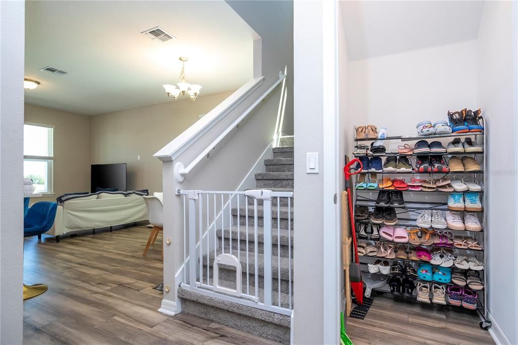 Active With Contract: $490,000 (3 beds, 2 baths, 1661 Square Feet)