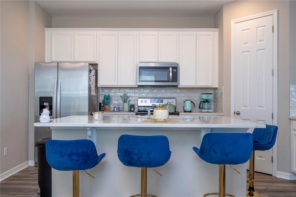 Active With Contract: $490,000 (3 beds, 2 baths, 1661 Square Feet)