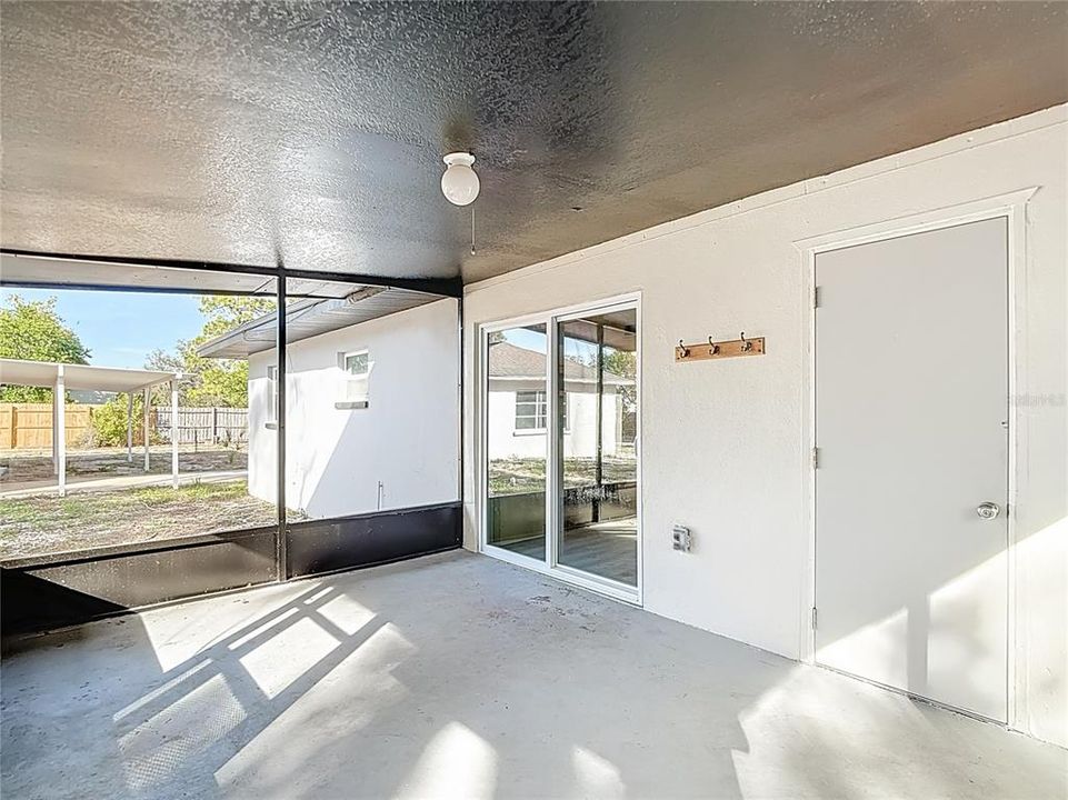 Под контрактом: $235,000 (2 спален, 1 ванн, 946 Квадратных фут)