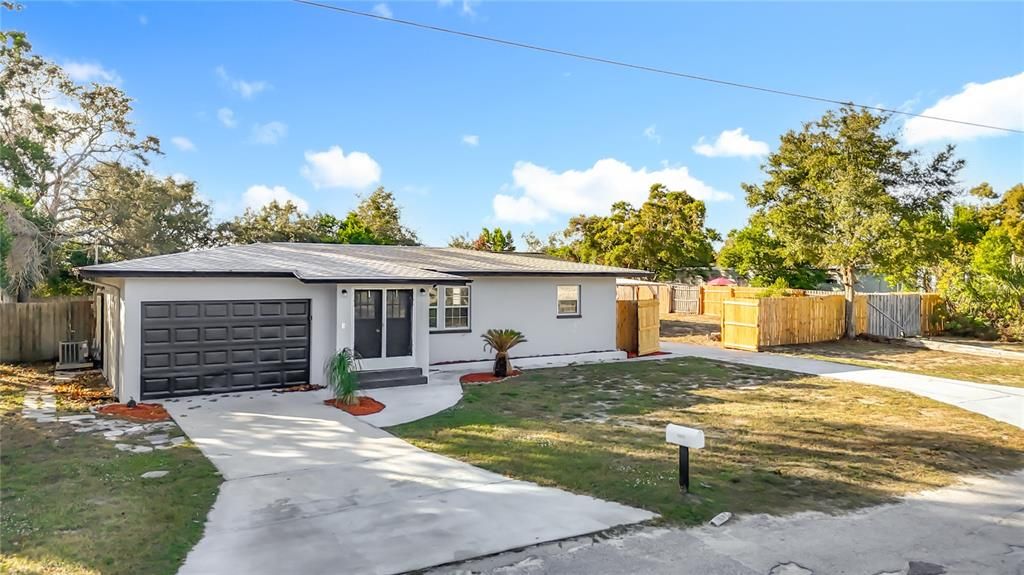 Под контрактом: $235,000 (2 спален, 1 ванн, 946 Квадратных фут)