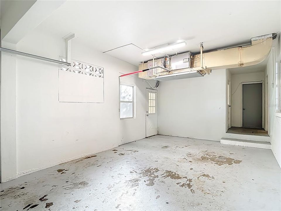 Под контрактом: $235,000 (2 спален, 1 ванн, 946 Квадратных фут)