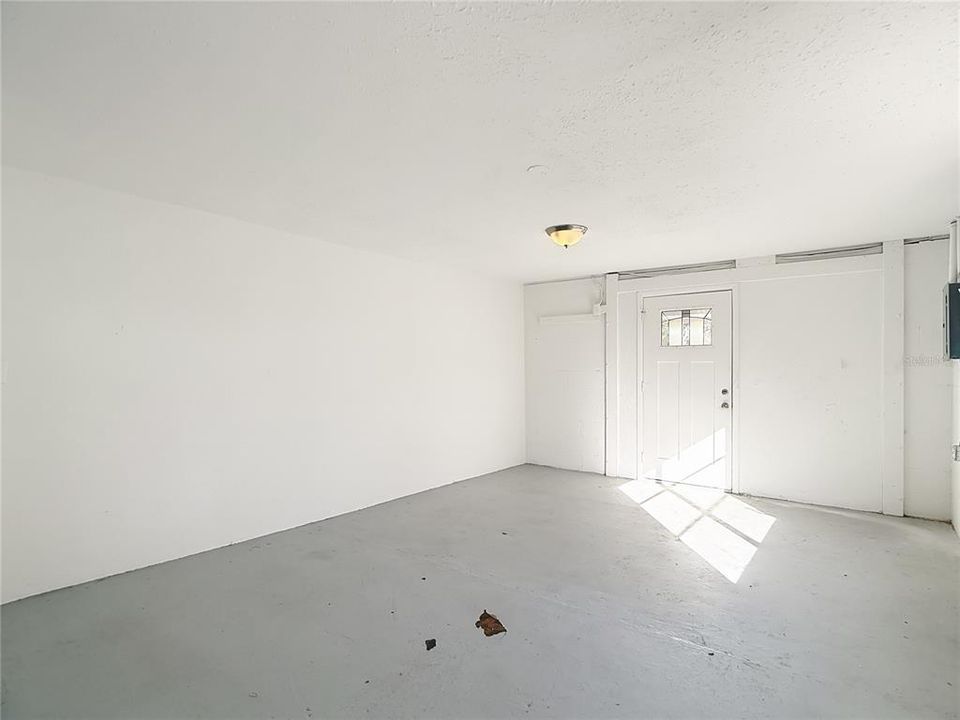 Под контрактом: $235,000 (2 спален, 1 ванн, 946 Квадратных фут)