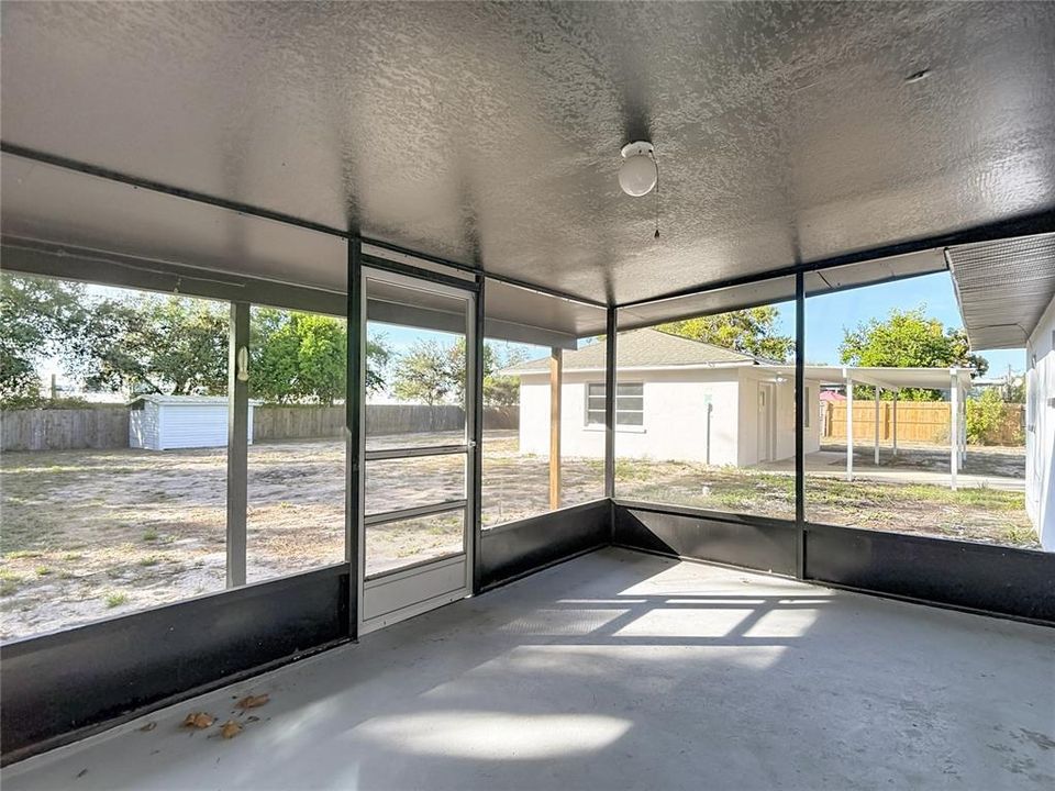 Под контрактом: $235,000 (2 спален, 1 ванн, 946 Квадратных фут)