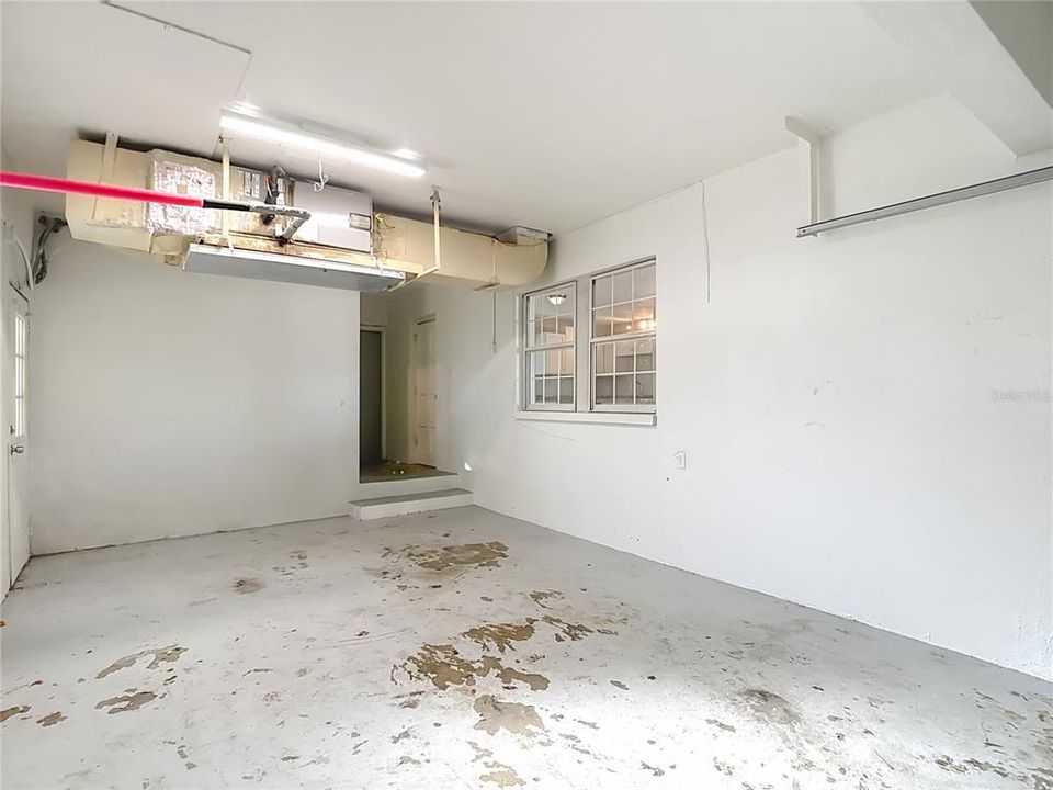 Под контрактом: $235,000 (2 спален, 1 ванн, 946 Квадратных фут)