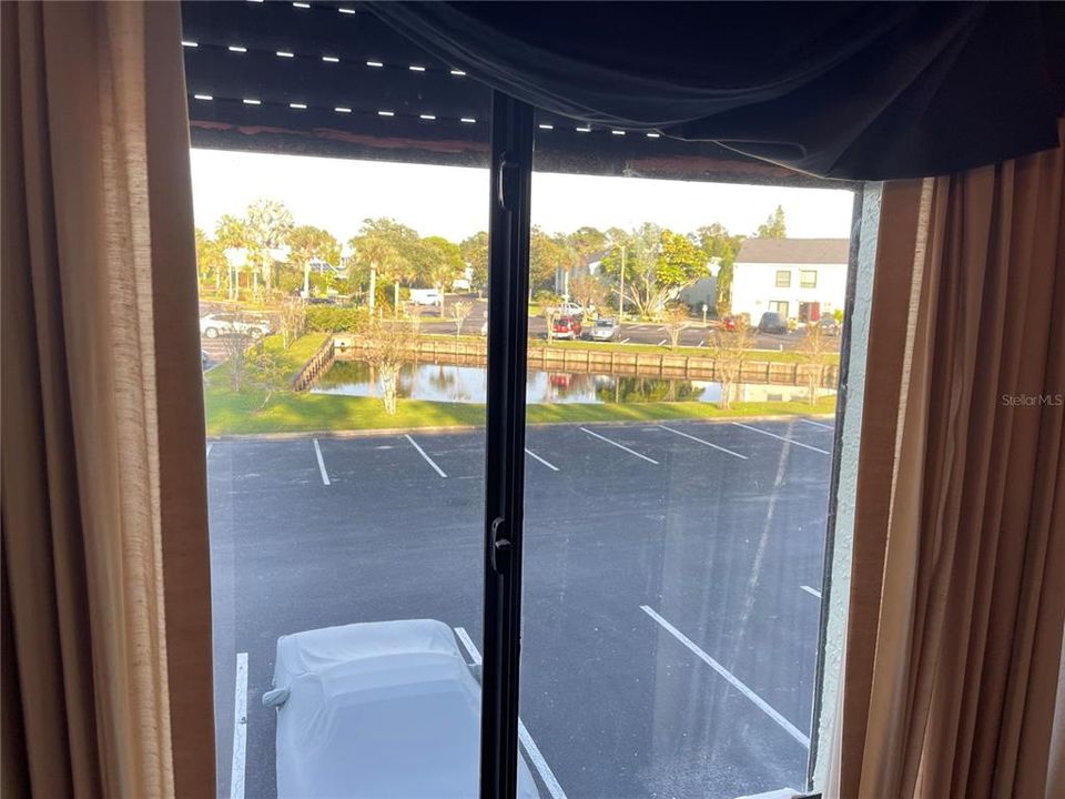 Под контрактом: $195,000 (1 спален, 2 ванн, 1180 Квадратных фут)