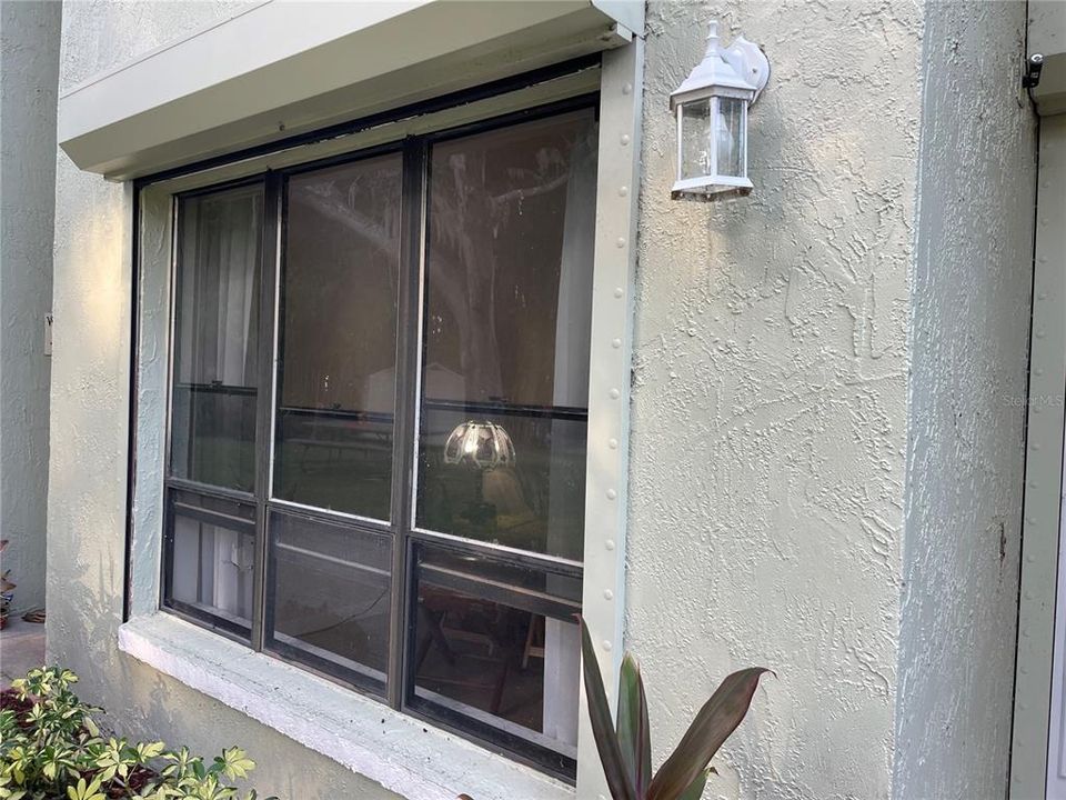 Под контрактом: $195,000 (1 спален, 2 ванн, 1180 Квадратных фут)